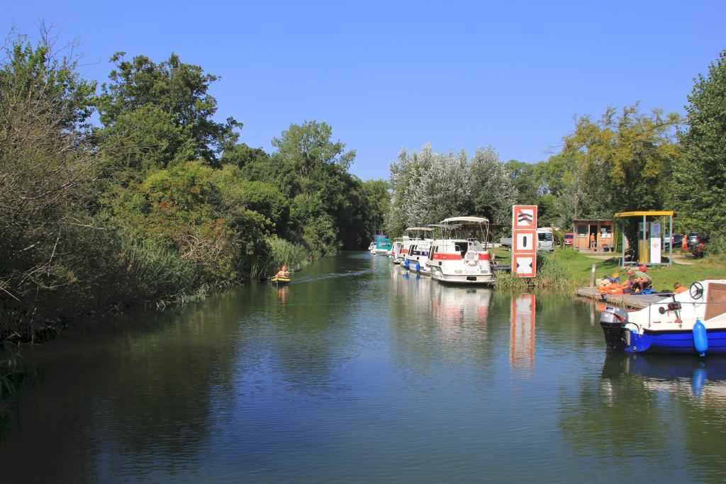 Mueritzparadies - Feriendorf Alte Fahrt Rechlin Buitenkant foto